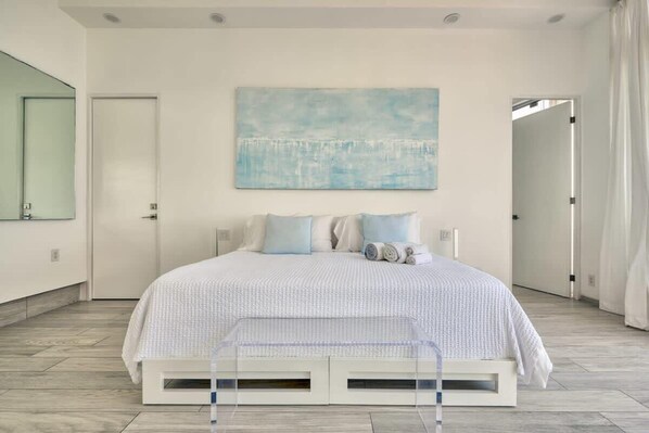 公寓, 1 张特大床, 厨房, 海洋景观 (Orchid-S2) | 1 多间卧室、特色装修、特色家居、床单