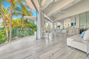 Apartment, 1 King Bed, Kitchen, Ocean View (Orchid-S2) | Interior