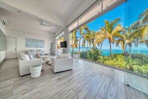 Apartment, 1 King Bed, Kitchen, Ocean View (Orchid-S2) | Living area