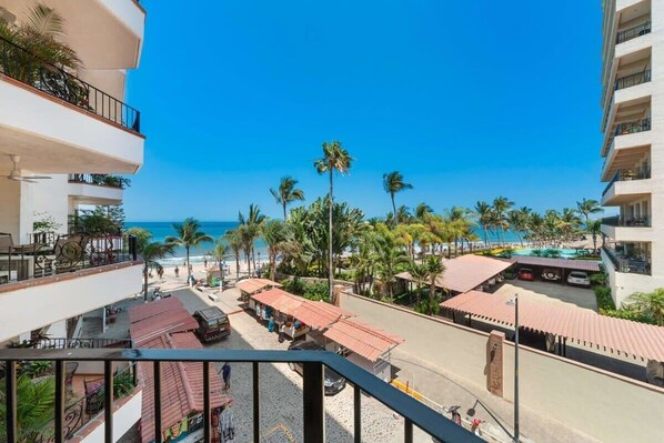 Departamento, varias camas, cocina, vista al océano (305-VistadelSol) | Vista desde la habitación