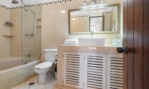 Apartment, Mehrere Betten, Poolzugang, Meerblick (305-VistadelSol) | Badezimmer | Handtücher