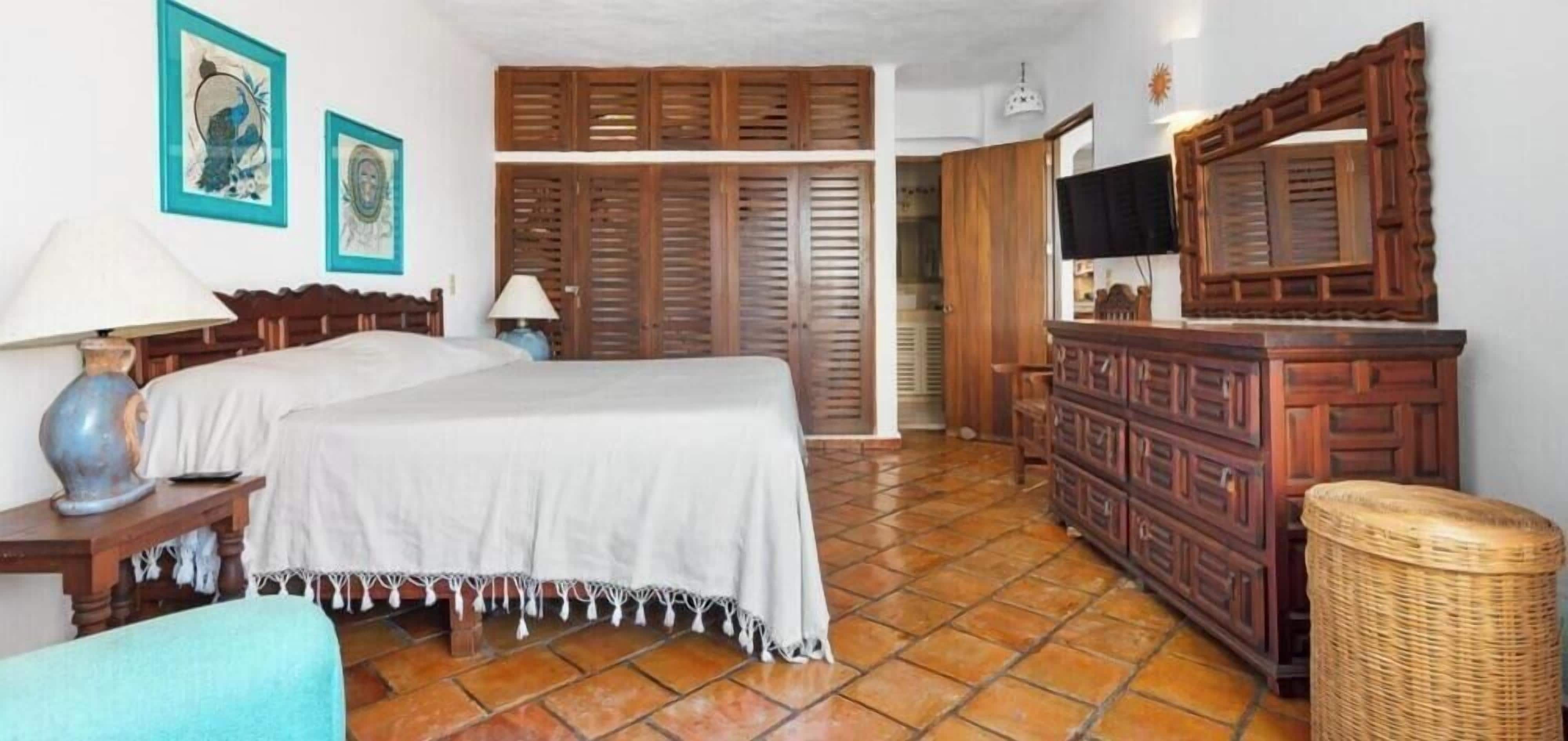 Apartment, Multiple Beds, Pool Access, Ocean View (305-VistadelSol) | 2 bedrooms, individually decorated, individually furnished, bed sheets