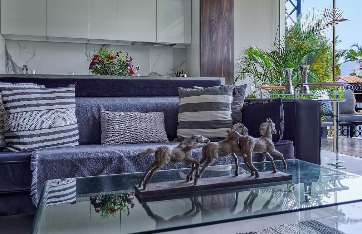 Condo, 1 King Bed, Kitchen, Ocean View (Pier 57 511) | Living area