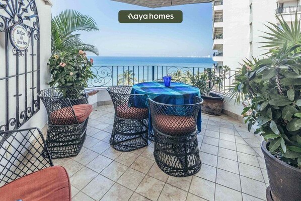 Apartment, Multiple Beds, Kitchen, Ocean View (805-VistadelSol) | Outdoor dining