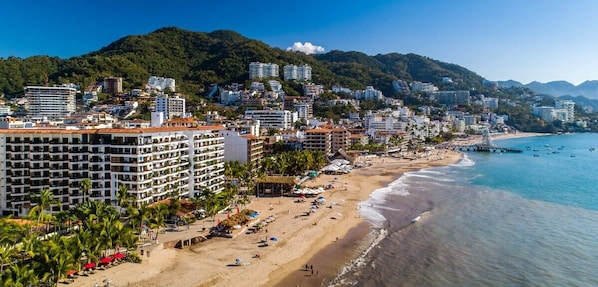 Beach nearby - Ocean View 2Br Condo-balcony-beach-pool - 805 (Puerto Vallarta)