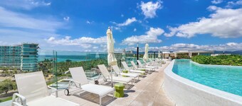 Luxury 3 BR Condo - Beach Access 1 Block Away