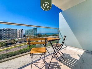 Appartement, plusieurs lits, accès piscine, vue océan (Maritima Golf 5U) | Restauration extérieure