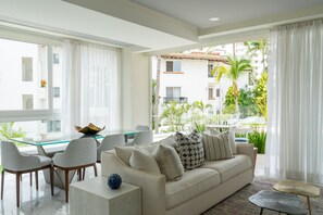 Condo, Multiple Beds, Kitchen, Pool View (Quinta San Miguel T1 101) | Living area | 42-inch flat-screen TV with digital channels