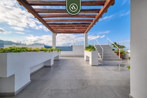Huoneisto, useita sänkyjä, parveke (Grand Trianon 405) | Terassi/patio