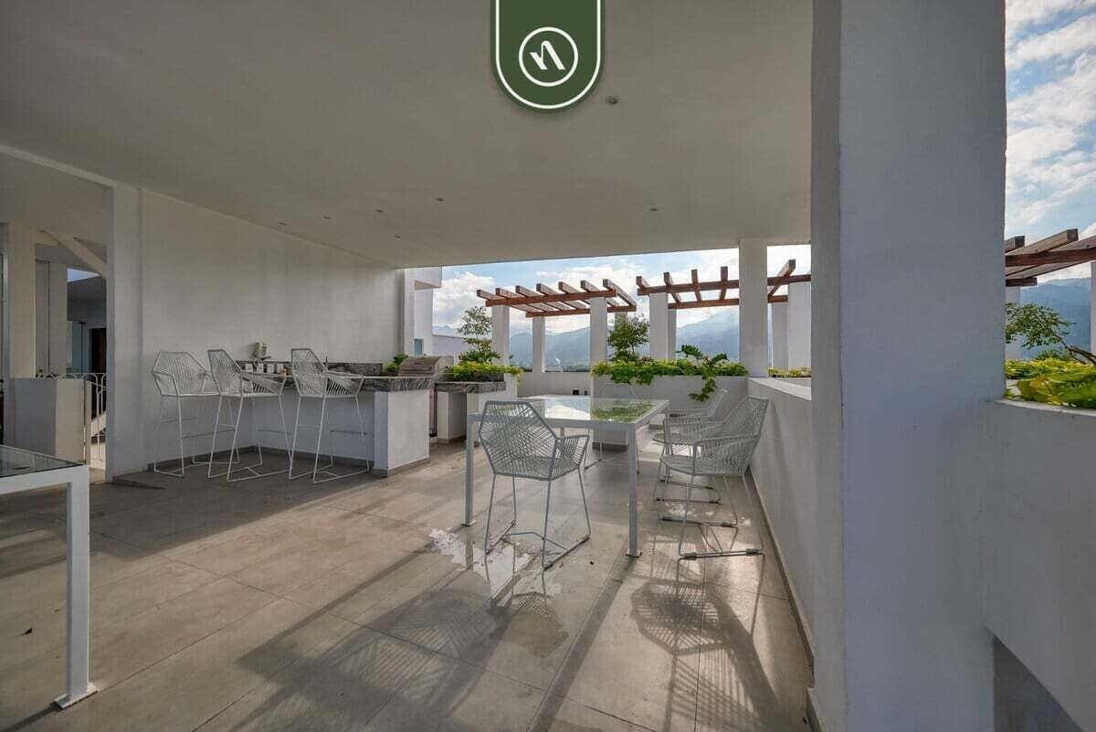 Apartamento, várias camas, sacada (Grand Trianon 405) | Opções para refeição ao ar livre