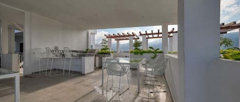 Apartment, Multiple Beds, Balcony (Grand Trianon 405) | Outdoor dining