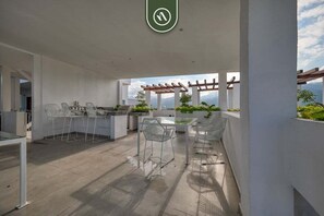 Apartment, Multiple Beds, Balcony (Grand Trianon 405) | Outdoor dining