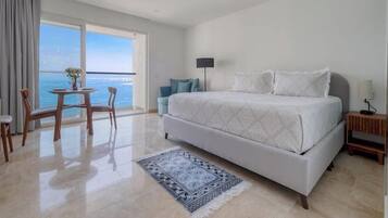 Condo, 1 cama King size, balcón, vista al océano (Harbor 171 Torre Norte 1311) | 1 habitación, decoración personalizada y muebles diferentes