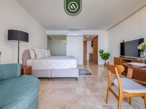 Condo, 1 King Bed, Balcony, Ocean View (Harbor 171 Torre Norte 1311) | 1 bedroom, individually decorated, individually furnished, bed sheets