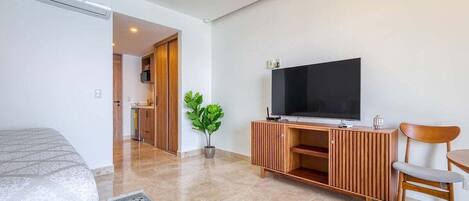 Condo, 1 King Bed, Balcony, Ocean View (Harbor 171 Torre Norte 1311) | 1 bedroom, individually decorated, individually furnished, bed sheets