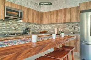 Appartement, plusieurs lits, cuisine, vue océan (Loft 268 706 and 707) | Cuisine privée | Cafetière/bouilloire