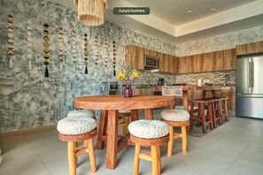 Apartment, Multiple Beds, Kitchen, Ocean View (Loft 268 706 and 707) | 4 bedrooms, individually decorated, individually furnished, bed sheets