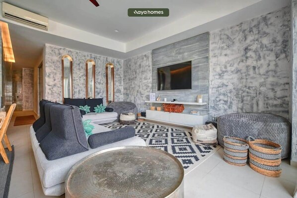 Apartment, Multiple Beds, Kitchen, Ocean View (Loft 268 706 and 707) | Living area