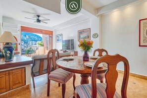 Apartment, 1 King Bed, Balcony, Ocean View (606 Plaza Mar) | 1 bedroom, individually decorated, individually furnished, bed sheets