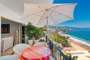 Lägenhet - flera sängar - kök - havsutsikt (712-VistadelSol) | Restaurang utomhus