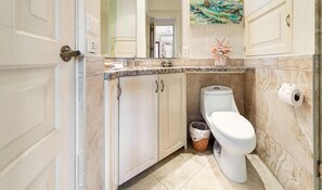 Lägenhet - flera sängar - kök - havsutsikt (712-VistadelSol) | Badrum | Handdukar