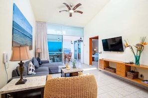 Condo, Multiple Beds, Balcony, Ocean View (Colibri 504) | Living area
