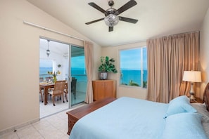 Condo, varias camas, balcón, vista al océano (Colibri 504) | 2 habitaciones, decoración personalizada y muebles diferentes
