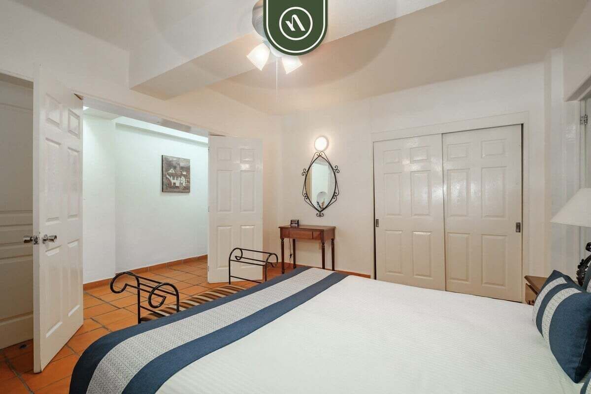 Departamento, varias camas, balcón, vista al océano (One Beach Street 310 C) | 2 habitaciones, decoración personalizada y muebles diferentes 