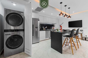 Appart'hôtel, 1 très grand lit et 1 canapé-lit, accès piscine, vue océan (DTerrace 405) | Cuisine privée