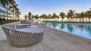 Outdoor pool - Oceanfront 2BR Condo - Pool - Cevicheria - Beach (Nuevo Nayarit)