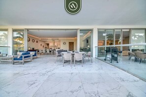 Outdoor dining - Oceanfront 2BR Condo - Pool - Cevicheria - Beach (Nuevo Nayarit)