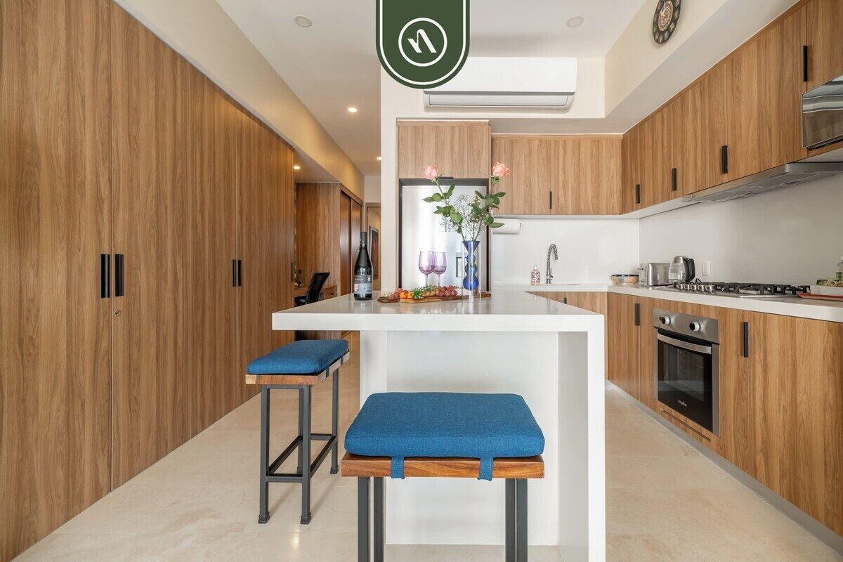 Condo, 1 cama King size y sofá cama, hidromasaje, vista al océano (Harbor 171 North Tower 804) | Cocina privada