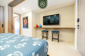 Condo, 1 cama King size y sofá cama, hidromasaje, vista al océano (Harbor 171 North Tower 804) | 1 habitación, decoración personalizada y muebles diferentes