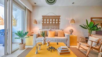 Apartment, Multiple Beds, Pool Access, Beach View (Taheima 2202) | Living area