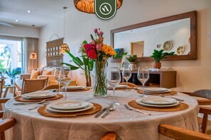 Departamento, varias camas, acceso a la alberca, vista a la playa (Taheima 2202) | 2 habitaciones, decoración personalizada y muebles diferentes 