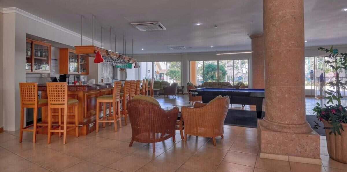 Apartment, Multiple Beds, Pool Access, Beach View (Taheima 2202) | Bar (on property)