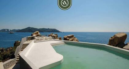 Amazing 3 BR Penthouse With Beachclub