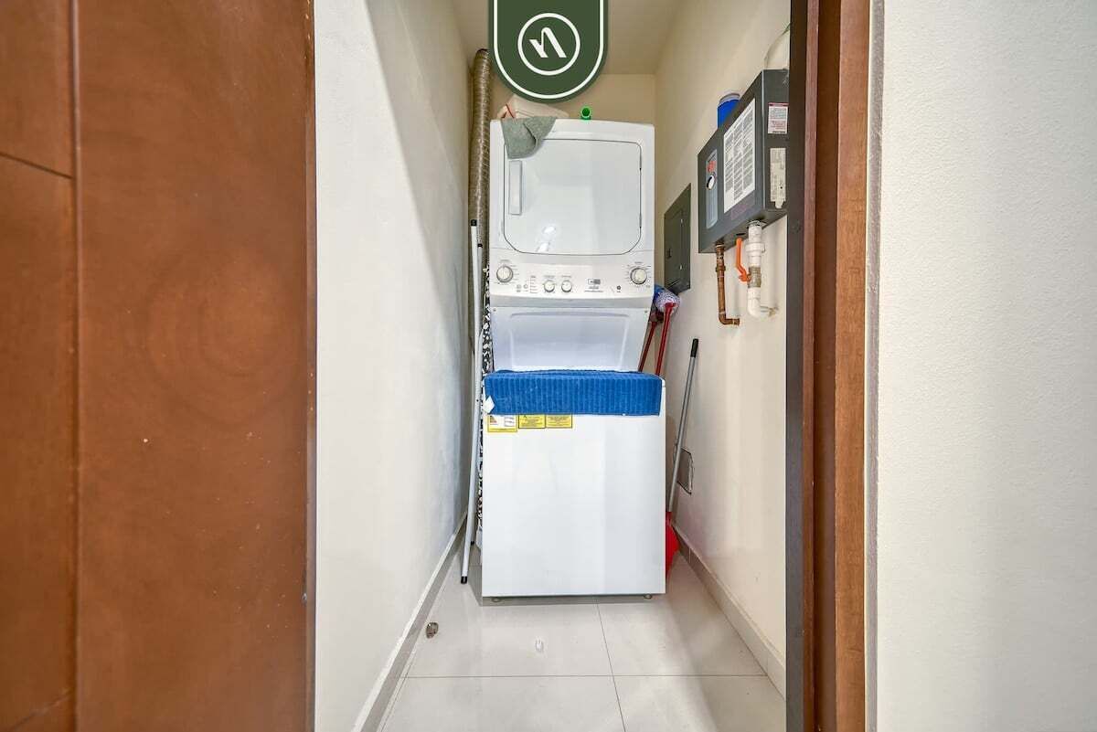 Studio Suite, 1 King Bed with Sofa bed, Hot Tub, Beach View (Nayri Life Spa 206) | Laundry
