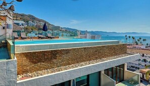 Exterior - Centric 1 BR Condo With Amazing Rooftop Pool - Gym (Puerto Vallarta)