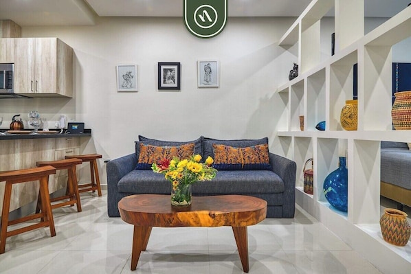 Studio Suite, 1 King Bed with Sofa bed, Hot Tub, Beach View (Nayri Life Spa 206) | Living area