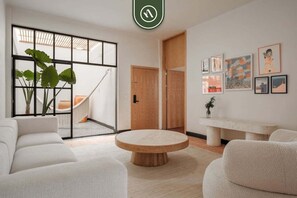 Apartment, Multiple Beds, Patio, City View (Mariano Matamoros 201 Piso 1) | Interior