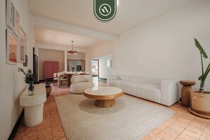 Apartment, Multiple Beds, Patio, City View (Mariano Matamoros 201 Piso 1) | Interior