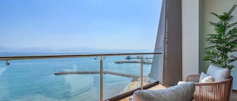 LÀgenhet - flera sÀngar - terrass - havsutsikt (Bahiban 404) | BoendeomrÄde