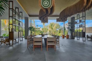 Studio, 1 suuri parisänky, keittiö, kaupunkinäköala (Oasis-810) | Ulkoruokailutilat