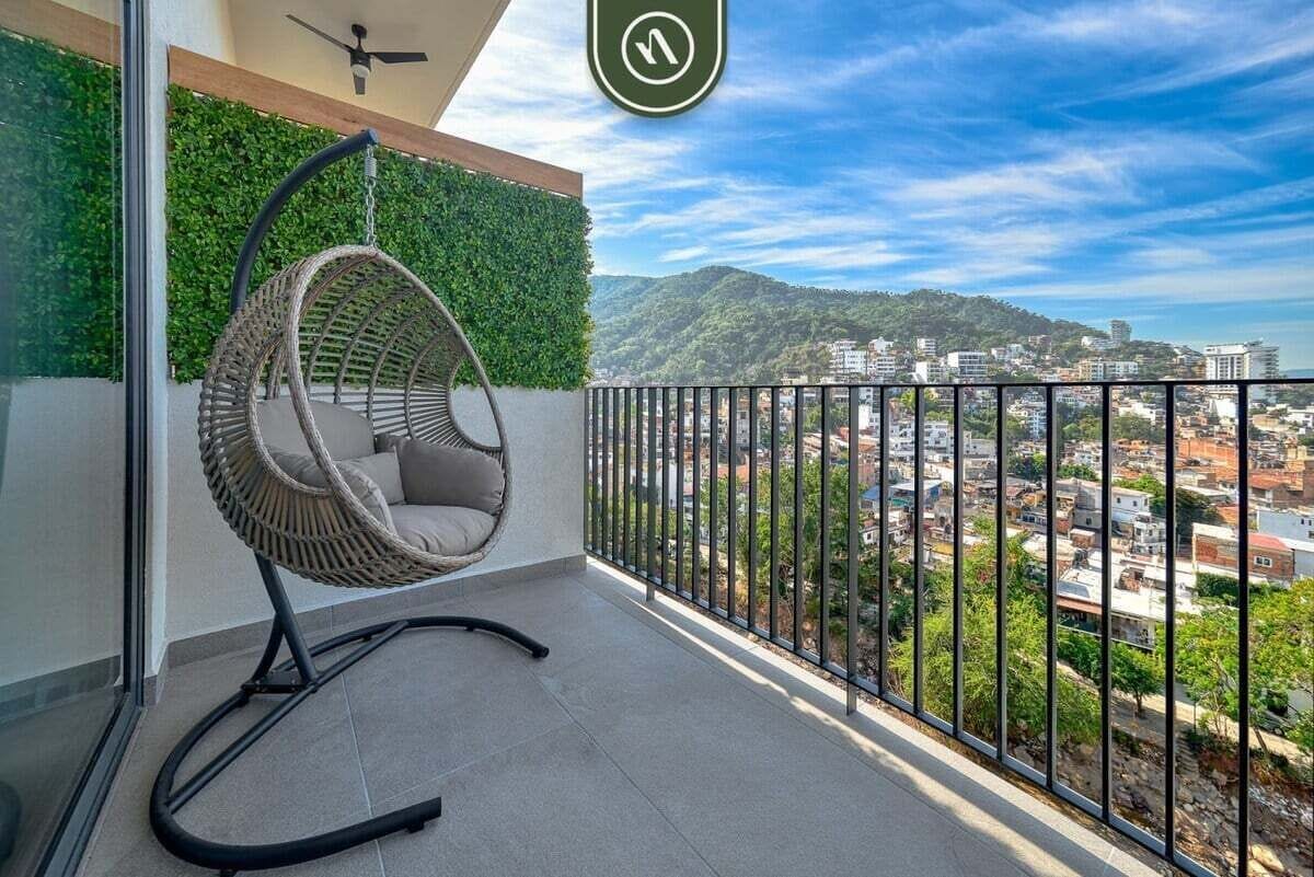 Studio, 1 King Bed, Pool Access, City View (Oasis-810) | Terrace/patio