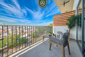 Studio, 1 King Bed, Pool Access, City View (Oasis-810) | View from room