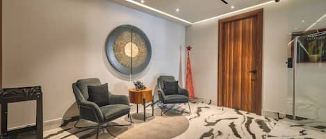 Condo, 1 King Bed with Sofa bed, Hot Tub, Ocean View (Dsire 402) | Interior
