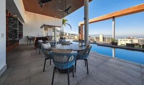 Condo, 1 King Bed with Sofa bed, Hot Tub, Ocean View (Dsire 402) | Outdoor dining