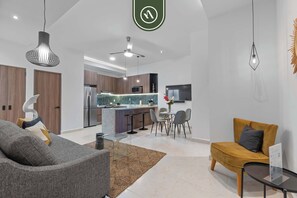 Apartment, 1 Queen Bed, Kitchen, Ocean View (Casa Galeana 404) | Living area