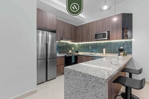 Apartment, 1 Queen Bed, Kitchen, Ocean View (Casa Galeana 404) | Private kitchen